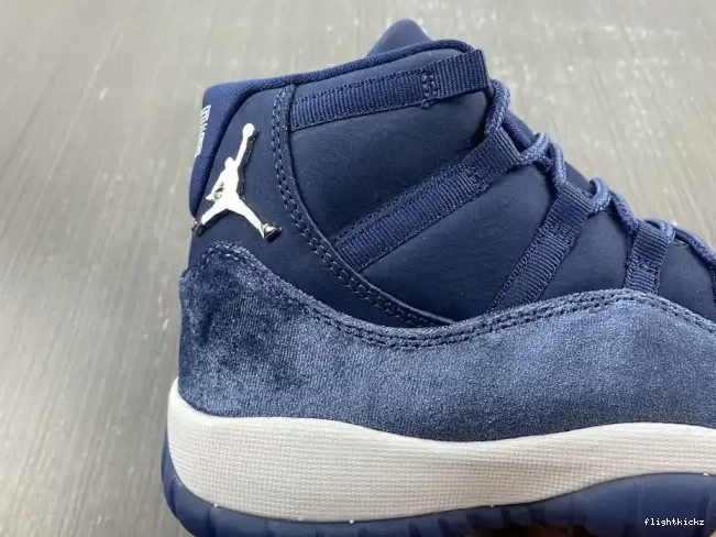 AR0715-441 Midnight WMNS Jordan 11 Navy Air Velvet 0525